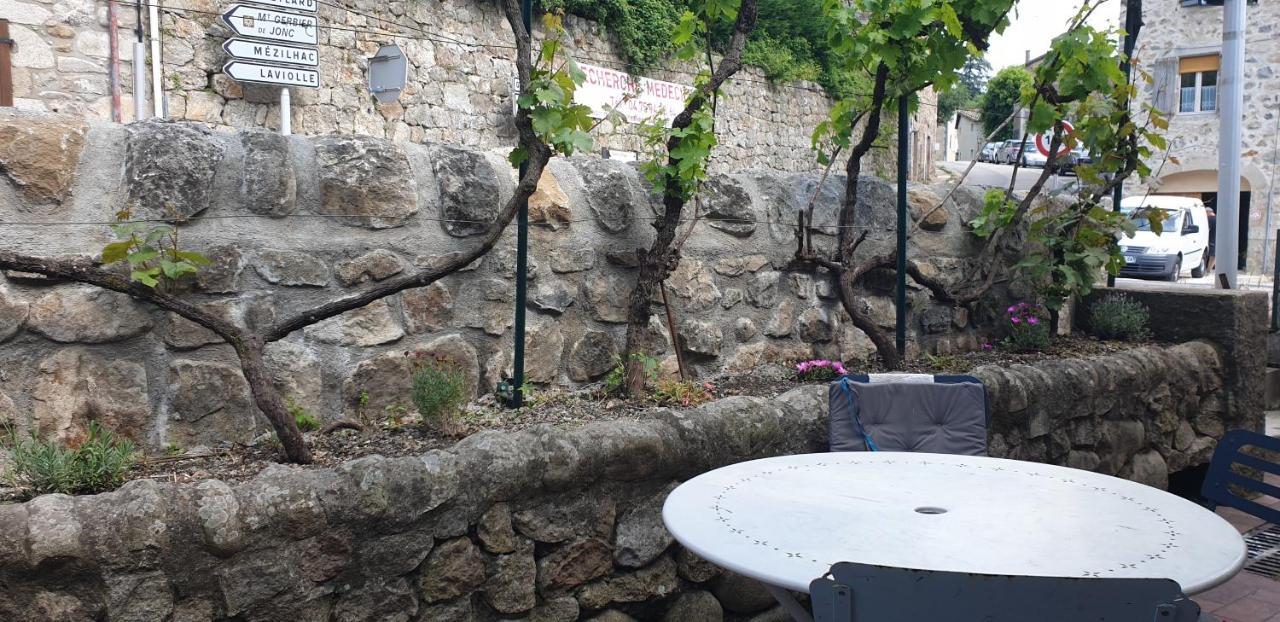 Apartmán L'Huile Et L'Eau Antraigues Exteriér fotografie